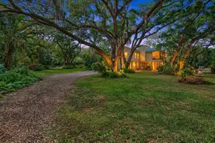 420 Hanby St, Crystal Beach, FL 34681 - Photo 27