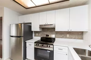 11736 Rolling Pine Ln, Port Richey, FL 34668 - Photo 9