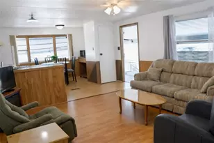 5318 Astrid Dr, Zephyrhills, FL 33541 - Photo 5