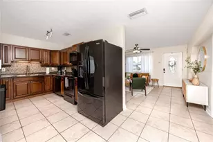 11254 116th St, Seminole, FL 33778 - Photo 7