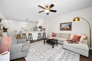 913 Normandy Trace Rd, Tampa, FL 33602 - Photo 13