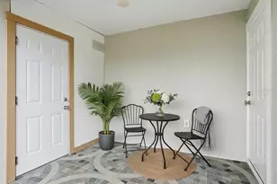 3611 W Oklahoma Ave, Tampa, FL 33611 - Photo 9