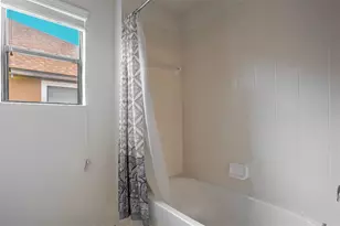 19433 Whispering Brook Dr, Tampa, FL 33647 - Photo 37