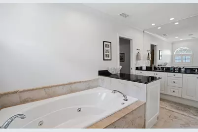 5201 S Jules Verne Court, Tampa, FL 33611 - Photo 39