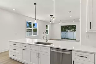 2508 W Gray St, Tampa, FL 33609 - Photo 9