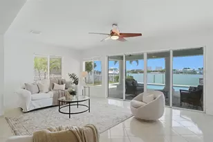 7172 S Shore Dr S, Saint Petersburg, FL 33707 - Photo 13