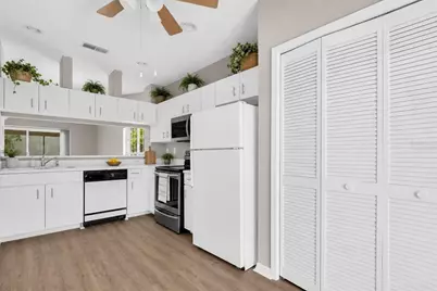 11531 Shipwatch Drive #1037, Largo, FL 33774 - Photo 9