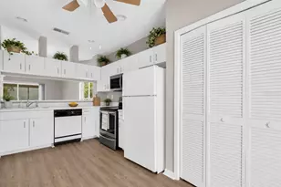 11531 Shipwatch Dr, Largo, FL 33774 - Photo 9
