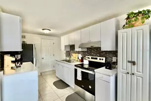 2575 S Himes Ave, Tampa, FL 33629 - Photo 5