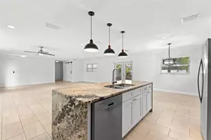 125 Carlyle Dr, Palm Harbor, FL 34683 - Photo 15
