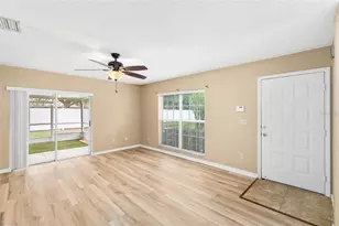 539 Kensington Lake Cir, Brandon, FL 33511 - Photo 3