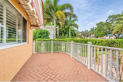 243 Snell Isle Boulevard NE, Saint Petersburg, FL 33704 - Photo 3