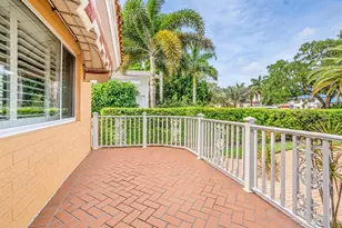 243 Snell Isle Blvd NE, Saint Petersburg, FL 33704 - Photo 3