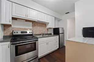 3235 Emerson Ave S, Saint Petersburg, FL 33712 - Photo 5