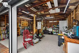 2318 Woodlawn Cir E, Saint Petersburg, FL 33704 - Photo 47