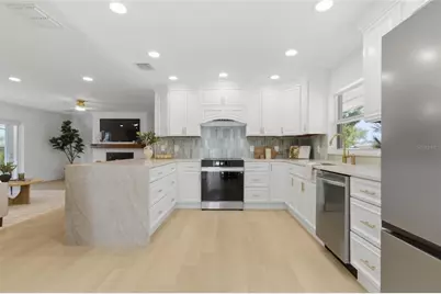 14096 Passage Way, Seminole, FL 33776 - Photo 13