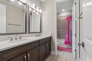 28602 Marsciano Ln, Wesley Chapel, FL 33543 - Photo 29