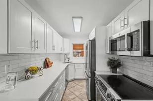 8931 Blind Pass Rd, Saint Pete Beach, FL 33706 - Photo 11