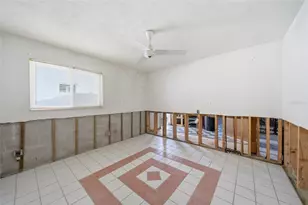 4 Bellevue Dr, Treasure Island, FL 33706 - Photo 11