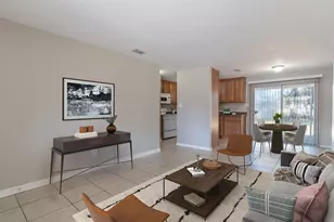 5024 S 85th St, Tampa, FL 33619 - Photo 5