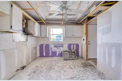 4775 Cove Circle #106, Saint Petersburg, FL 33708 - Photo 11