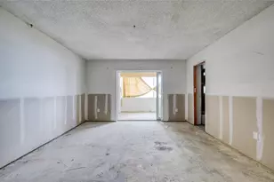 4775 Cove Cir, Saint Petersburg, FL 33708 - Photo 25