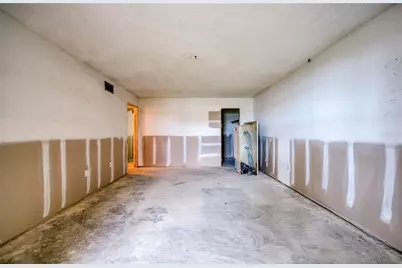 4775 Cove Circle #106, Saint Petersburg, FL 33708 - Photo 27