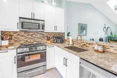 228 Sun Vista Court N #70, Treasure Island, FL 33706 - Photo 3