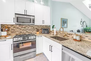 228 Sun Vista Ct N, Treasure Island, FL 33706 - Photo 3