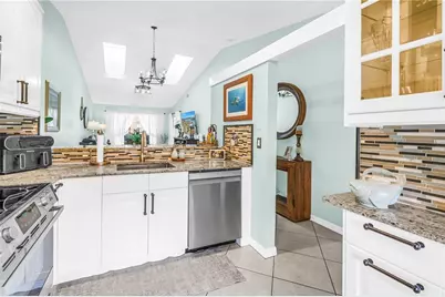 228 Sun Vista Court N #70, Treasure Island, FL 33706 - Photo 5