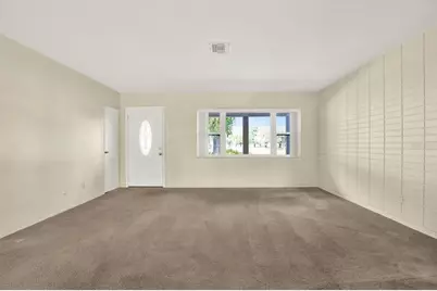 2561 58th Street N, Saint Petersburg, FL 33710 - Photo 9