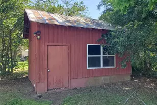 37646 Hendley Ave, Dade City, FL 33525 - Photo 17