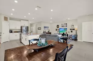 10186 Shoreline Vw Wy, Wesley Chapel, FL 33545 - Photo 11