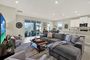 10186 Shoreline Vw Wy, Wesley Chapel, FL 33545 - Photo 3