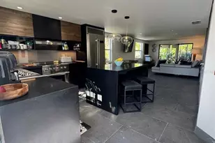 541 Spanish Dr N, Longboat Key, FL 34228 - Photo 11