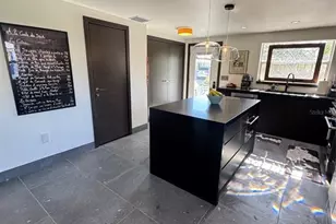 541 Spanish Dr N, Longboat Key, FL 34228 - Photo 13