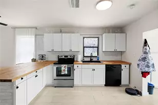 504 E Calhoun St, Plant City, FL 33563 - Photo 9