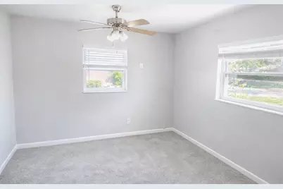 6131 42nd Avenue N, Saint Petersburg, FL 33709 - Photo 9