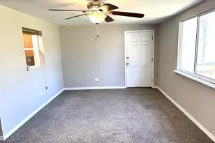 6131 42nd Ave N, Saint Petersburg, FL 33709 - Photo 7