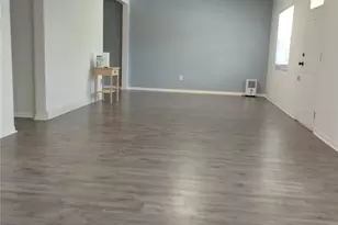 351 Davenport Ave NE, Saint Petersburg, FL 33702 - Photo 9