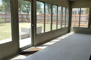 351 Davenport Ave NE, Saint Petersburg, FL 33702 - Photo 13