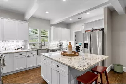 802 Dartmoor Street N, Saint Petersburg, FL 33701 - Photo 9