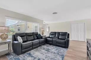 4801 Shore Acres Blvd NE, Saint Petersburg, FL 33703 - Photo 9