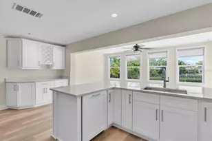 4801 Shore Acres Blvd NE, Saint Petersburg, FL 33703 - Photo 11