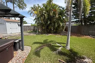 9045 3rd St N, Saint Petersburg, FL 33702 - Photo 23