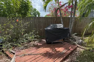 9045 3rd St N, Saint Petersburg, FL 33702 - Photo 25