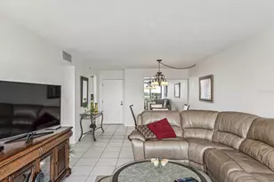 255 Dolphin Point, Clearwater Beach, FL 33767 - Photo 7