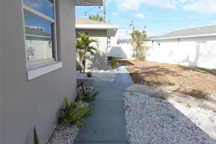 125 Harbor Bluff Dr, Largo, FL 33770 - Photo 3