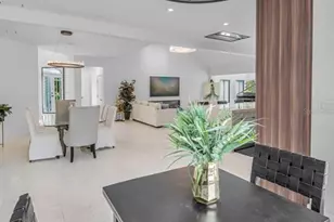 2521 Lake Ellen Dr, Tampa, FL 33618 - Photo 25