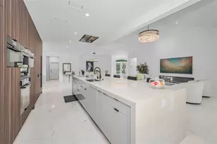 2521 Lake Ellen Dr, Tampa, FL 33618 - Photo 21